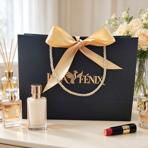 Sacs cadeaux en papier noir haut de gamme avec logo personnalisé, poignée torsadée dorée, nœud en satin, emballage cadeau pour cosmétiques et parfums, sacs en papier - Product Image 5