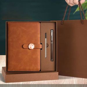 Set de Regalo Corporativo Personalizado 2027, Cuaderno de Cuero PU con Encuadernación Cosida y Bolígrafo, Set de Regalo Ejecutivo para Negocios y Festividades - Product Image 3
