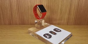 Giá đỡ trưng bày đồng hồ acrylic nhà máy Việt Nam, giá đỡ trưng bày quảng cáo thương hiệu đồng hồ thông minh - Product Image 6