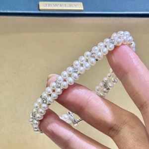 Brazalete Doble Hecho a Mano con Doble Botón en D, Perlas de Agua Dulce de Alta Calidad, Casi Redondas, Elegantes - Product Image 5