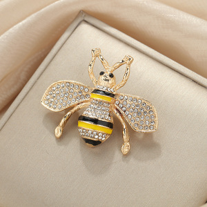 Fashion <b>Bee</b> Brooch Zinc Alloy Insect Shape Micro Insert Unisex <b>Gift</b> Accessory - Product Image 4