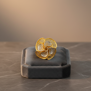 Pendentif fleur bicolore en or avec motif filigrané complexe, bijoux en or 22 carats faits à la main pour femmes, élégant et floral - Product Image 3