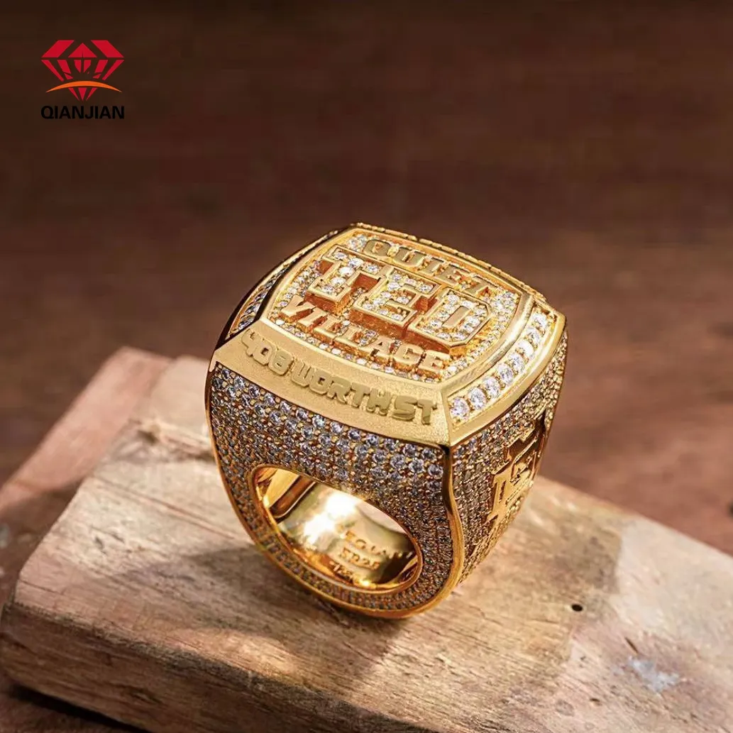 Qianjian Custom Hiphop Mossanite Ring Hot Style Gra Vvs Moissanite Diamanten Gouden Ringen Voor Mannen