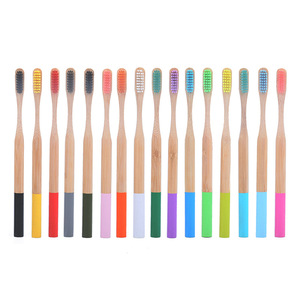 <span class=keywords><strong>Cepillo</strong></span> <span class=keywords><strong>de</strong></span> <span class=keywords><strong>dientes</strong></span> <span class=keywords><strong>de</strong></span> bambú natural para uso doméstico para adultos con cerdas negras suaves y mango negro redondo - Product Image 1