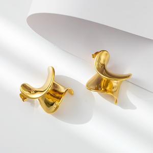 Pendientes de tuerca de forma irregular al por mayor elegante temperamento Retro chapado en oro Real nicho personalidad pendientes de acero inoxidable - Product Image 2