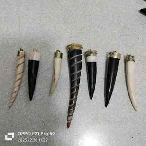 Colgante de Piedra Negra Natural con Anillos de Latón, Amuleto de Joyería Ecológico Tallado con Estilo de Diente Tribal de Ángel para Hacer Collares - Product Image 2