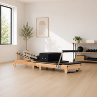 Reformer Pilates en chêne massif pliable rapidement avec roulettes, certifié CE, équipement de fitness facile à ranger pour studio