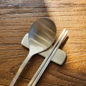Ensemble de couverts en bronze de luxe coréen Vaisselle écologique pour maisons et hôtels modernes fabriqués à la main en Corée - Product Image 2
