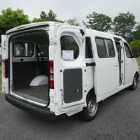 Conduite à grande vitesse de voiture électrique à 4 roues 2024 nouvelles fourgonnettes électriques pures pour voiture commerciale de marchandises Wuling Yangguang Cargo Van