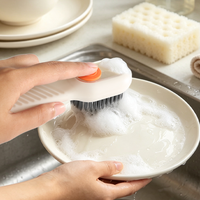 Brosse de nettoyage multi-usages pour la maison avec distributeur de liquide, brosse à récurer les linge à poils rigides avec distributeur de savon