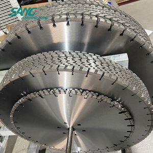 <span class=keywords><strong>Lame</strong></span> de <span class=keywords><strong>scie</strong></span> murale diamantée de qualité industrielle OEM, soudée au laser, pour découpe à plat du béton armé, 600mm 700mm 800mm 1200mm 1600mm - Product Image 1