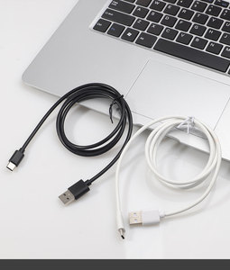 Cable de Datos USB a 8 Pines de PVC de Carga Rápida de 2.4A para <span class=keywords><strong>iPad</strong></span> 2 3 <span class=keywords><strong>PRO</strong></span>, Color Negro y Blanco para iPhone, <span class=keywords><strong>Precio</strong></span> Económico al por Mayor en China - Product Image 1