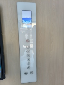 Bán hot cho Mona * CH bước cop Glass Chất liệu hỗ trợ tùy biến LED/LCD/TFT hiển thị - Product Image 2