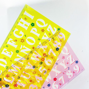 Juego de 2 Plantillas de Dibujo de Letras de Plástico de Primera Calidad, Clásicas, de 22 cm de Longitud, para Niños - Product Image 6