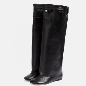 Botas Altas de Mujer con Pliegues Sueltos, Tacón Plano, Punta Cuadrada, Ajuste Ancho, Botines hasta la Rodilla, con Botón Metálico Personalizado - Product Image 3