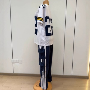 Conjunto de Dos Piezas de Moda Femenina Transfronteriza, Estilo Europeo y Americano, Estampado Digital, Top con Cuello en V, Pantalones Cargo con Estampado de <span class=keywords><strong>Trébol</strong></span>, Estilo Urbano, Deportivo y Moderno - Product Image 4