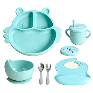 Juego de Alimentación para Bebés de Silicona de Grado Alimenticio con Diseño Moderno Personalizado NAIKE, con Biberón y Cuchara - Reutilizable y Ecológico - Product Image 1