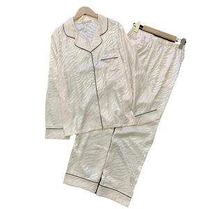 Ensemble de pyjama de luxe en soie glacée pour femme - Haut à manches courtes et short à col carré - <span class=keywords><strong>Origine</strong></span> Guangdong - Vente en gros - Product Image 5