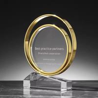 Cadeaux souvenirs Trophée de récompense de sublimation vierge Trophée rond en verre cristal k9 médailles et trophées en verre