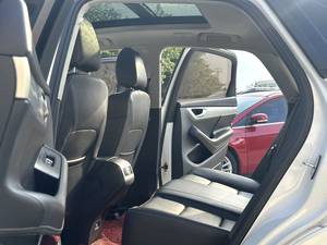 SUV Tecnologico Giovanile 2017 Zotye SR7 Cube Dream 1.5T CVT Turbo Interni Scuri Sedili in Pelle R17 Tetto Panoramico per la Vita Urbana - Product Image 6