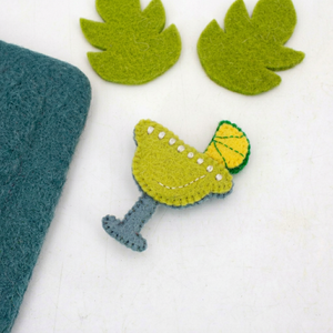 Margarita de fieltro de lana cosida a mano, de 10 cm, para juguete educativo: Comercio justo y hecho a mano de forma ética - Product Image 4