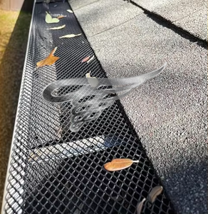 Protezione <span class=keywords><strong>per</strong></span> <span class=keywords><strong>Grondaie</strong></span> Lock-In 6" X 36" in Acciaio Rivestito Resistente con Micro Rete Anti-Foglie <span class=keywords><strong>per</strong></span> <span class=keywords><strong>Grondaie</strong></span> Tipo K - Product Image 4