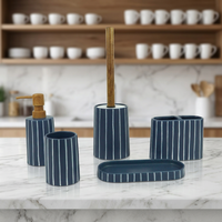 Ensemble d'accessoires de salle de bain en résine, 5 pièces, bleu marine et blanc, rayures verticales, kit d'accessoires de bain, poignée aspect bois, décoration pour hôtel et maison