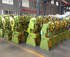 Presse à poinçonner 100kN J23-16, machine de poinçonnage de 16 tonnes fabriquée à Ma'anshan, presse à poinçonner 16 tonnes à prix abordable - Product Image 3