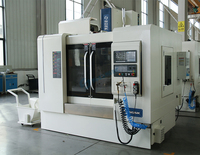Centre d'usinage vertical VMC840 avec commande CNC FANUC, cône de broche BT40-150, déplacement de table 800x400x500mm, magazine à 24 outils