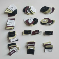 Étiquettes de vêtements en PVC avec logo personnalisé, bord découpé au laser, texture tissée écologique, impression sérigraphique, couture pour vêtements et sacs