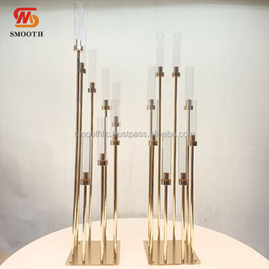 Candelabro de metal dorado liso y personalizable de 8, 9 o 10 brazos para centros de mesa de boda - Product Image 4