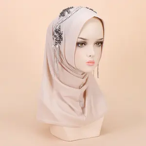 2024 Wholesale Supplier Turkey Fashion Muslim Women Shawl Head Scarf Polyester Rhinestone Pearl Hijab