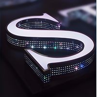 Lettres en acrylique avec source lumineuse LED à matrice de points, bordure en acier inoxydable perforée sur mesure, panneau de porte IP65, hôpitaux, entreprises