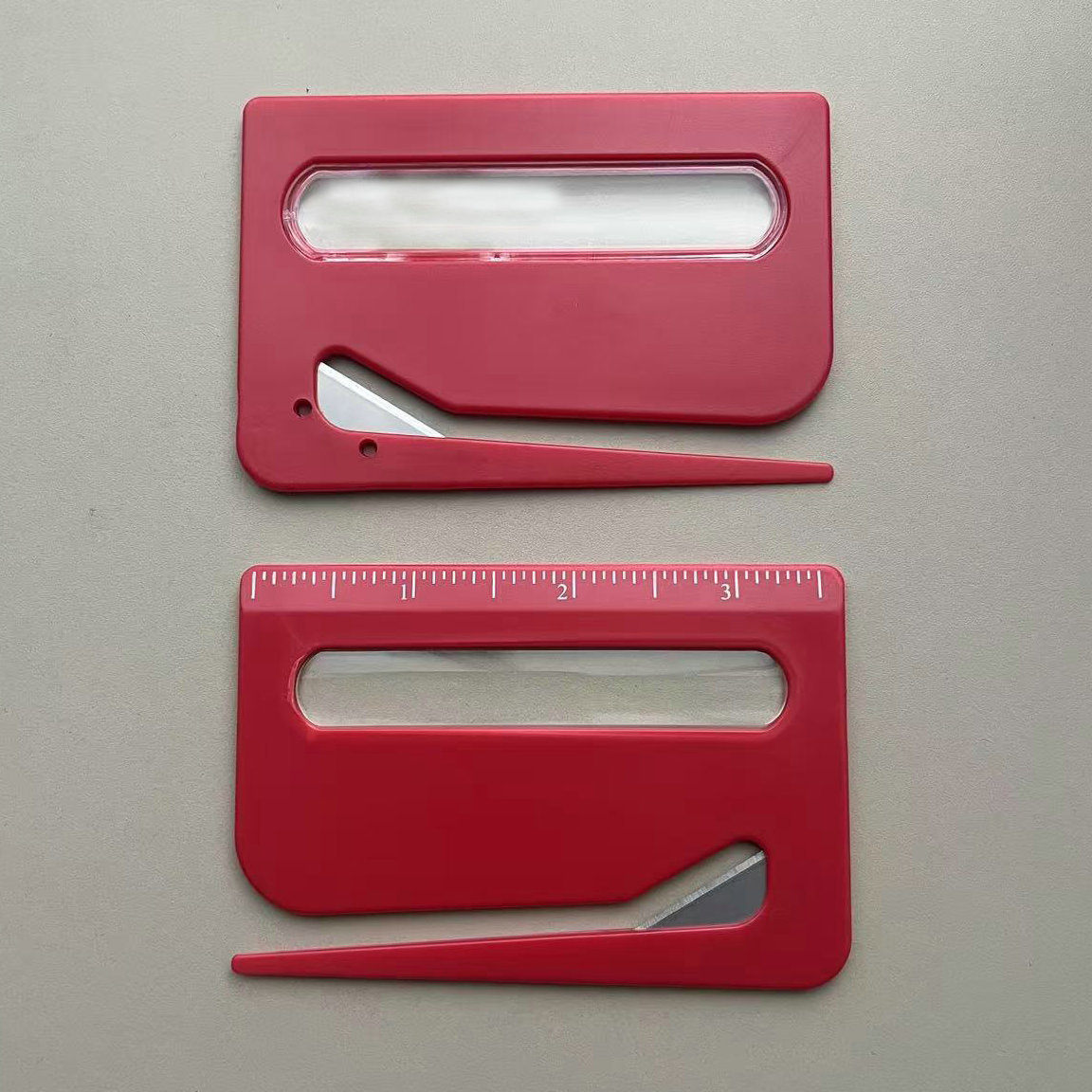 9,4 x 6,3 x 0,30 cm