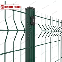 Valla de malla de alambre soldado verde galvanizado para proyectos de construcción de canchas deportivas
