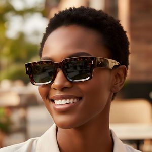 Nuevas Gafas de Sol Cuadradas Retro Versátiles con Protección UV400, Remaches, Estilo Urbano Europeo Americano Unisex de Alta Gama - Product Image 4