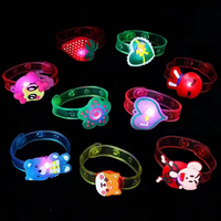 Bracelet lumineux LED créatif, montre flash, cadeau pour enfant, bracelets LED lumineux, bracelets animaux de dessin animé lumineux