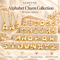 LUOYUNE Pendentif Breloque Lettre Alphabet Dorée avec Cœur Rose Découpé, Bijou Initial pour Collier DIY, Cadeau Femme, 26 Styles de Lettres