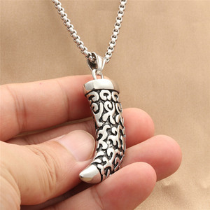 Pendentif en acier inoxydable en forme de dent de tigre, collier punk rétro pour homme, design géométrique en forme d'animal 280451 - Product Image 4