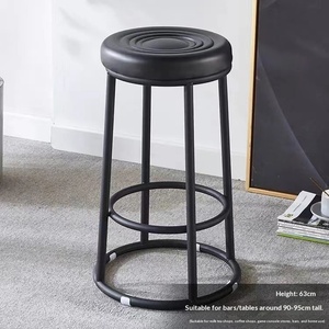 <span class=keywords><strong>Tabouret</strong></span> <span class=keywords><strong>de</strong></span> <span class=keywords><strong>bar</strong></span> en métal <span class=keywords><strong>de</strong></span> luxe léger pour usage commercial dans les cafés, salons <span class=keywords><strong>de</strong></span> thé, salles <span class=keywords><strong>de</strong></span> jeux, usines et salles à manger - Product Image 1