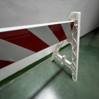 Barrières de sécurité routière en plastique pour travaux routiers, barrières de circulation personnalisées en gros, barrières de sécurité en forme de A