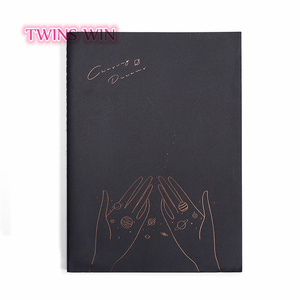 Il Design più venduto nero con costellazione vuota di disegno taccuino blocco note 2641 bianco - Product Image 3