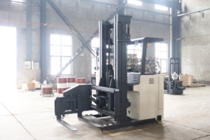 Chariot élévateur à trois voies Weliftrich pour allées très étroites, 1,5 tonne 48V, chariot élévateur électrique pour entrepôt à forte densité - Product Image 5