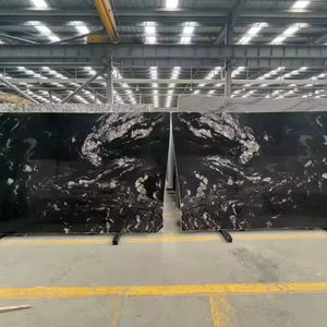 Dalle de marbre italien Tempête cosmique élégante et poétique Dalle de marbre noir cambrien Motifs d'encre blanche Splash Pierre naturelle - Product Image 2