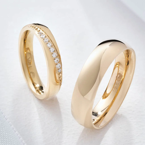 แหวนคู่สแตนเลสสตีล 316 ชุบทอง 18K PVD พร้อมโลโก้สั่งทำ ของขวัญวาเลนไทน์ แหวนหมั้น แหวนแต่งงาน แหวนนิรันดร์ - Product Image 1