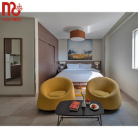 Ensemble de mobilier de chambre d'hôtel moderne en gros, design panneau en bois de chêne, lit King/Queen rembourré en tissu, écologique pour appartement