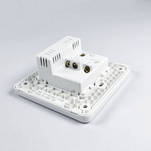 Enchufe de pared universal MGA con puerto USB tipo A + C Cargador rápido de 20W - Product Image 4