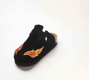 Sabots et mules personnalisés en daim de vache pour hommes, avec soutien de la voûte plantaire en cuir et semelle en liège, également utilisables comme sandales à talons pour femmes - Product Image 4