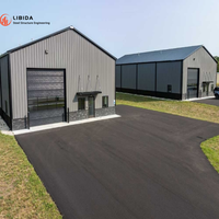 Entrepôt industriel moderne en structure métallique préfabriquée