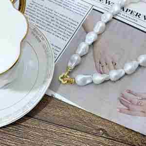 Colección Verano 2025, Brazalete de Perlas de Imitación Barrocas Asimétricas, Estilo Retro Francés Medieval para Mujer, Collar Clásico con Cuentas - Product Image 4